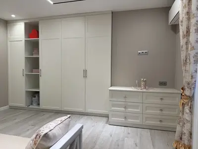 Елегантна шафа та комод у неокласичному стилі від AVANGARD